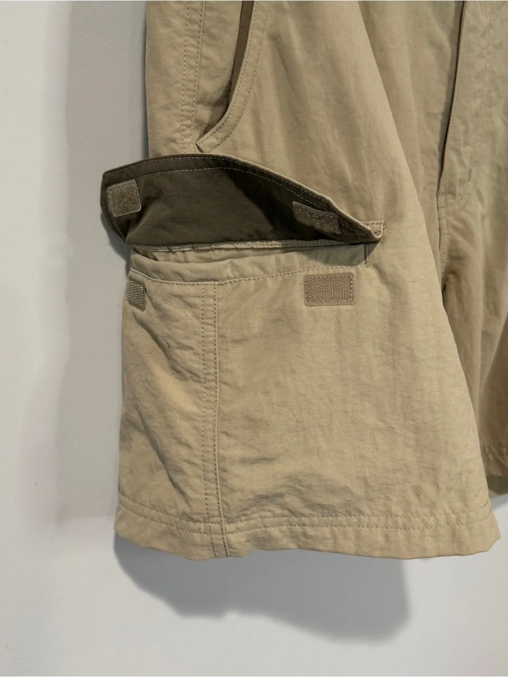REI Men's Khaki Cargo Hiking Shorts UPF 40+ Nylon Outdoor Pockets Trail Size 32